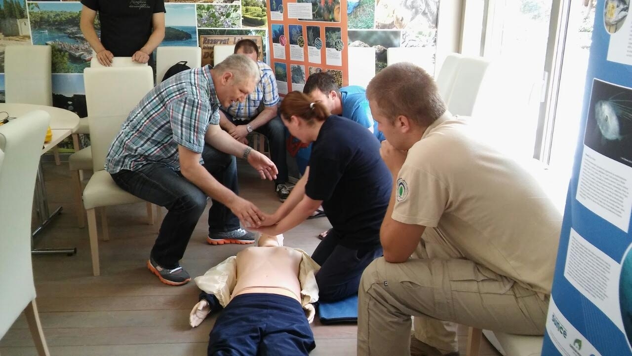 Na Lokrumu održana edukacija za AED uređaje